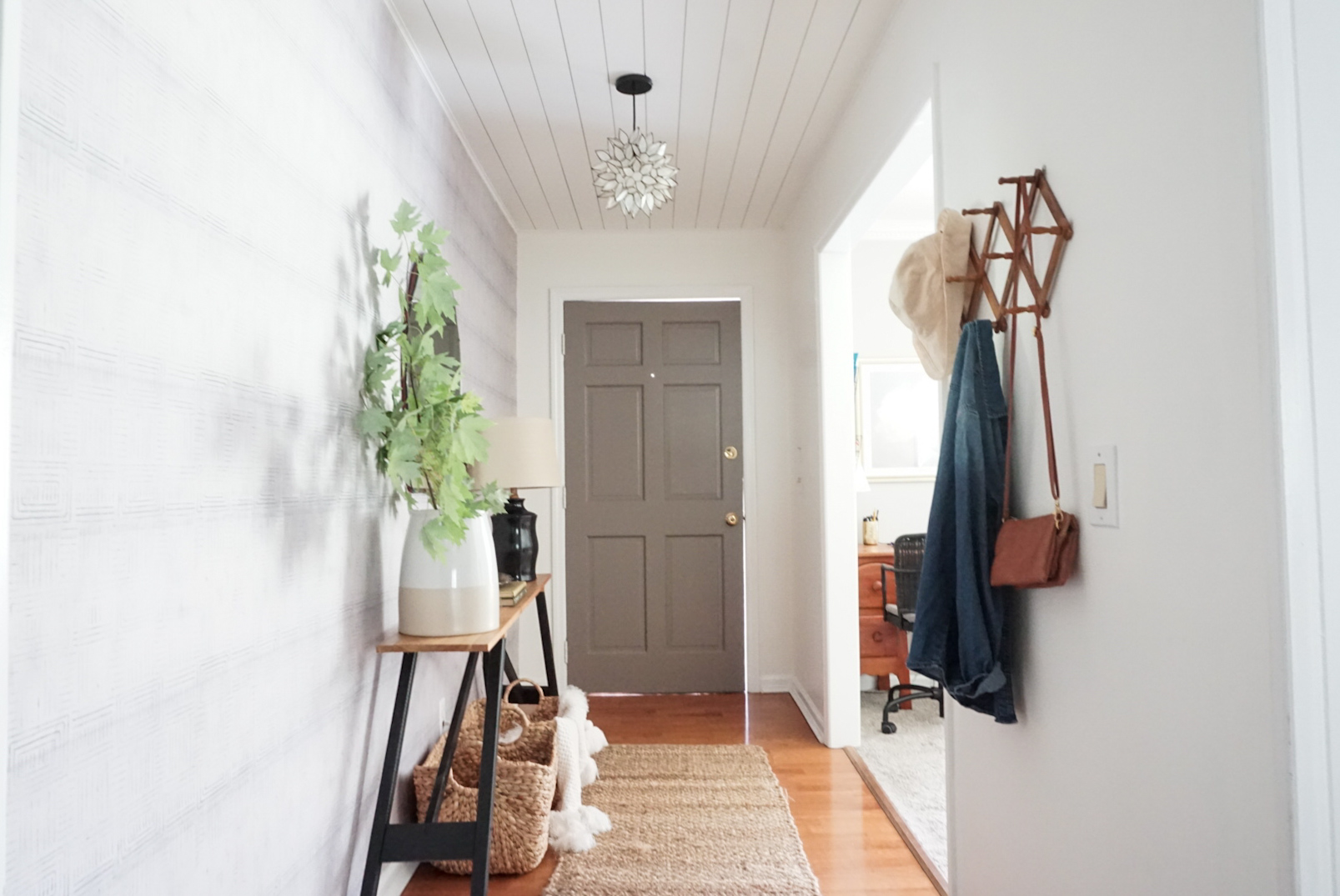 modern eclectic entryway